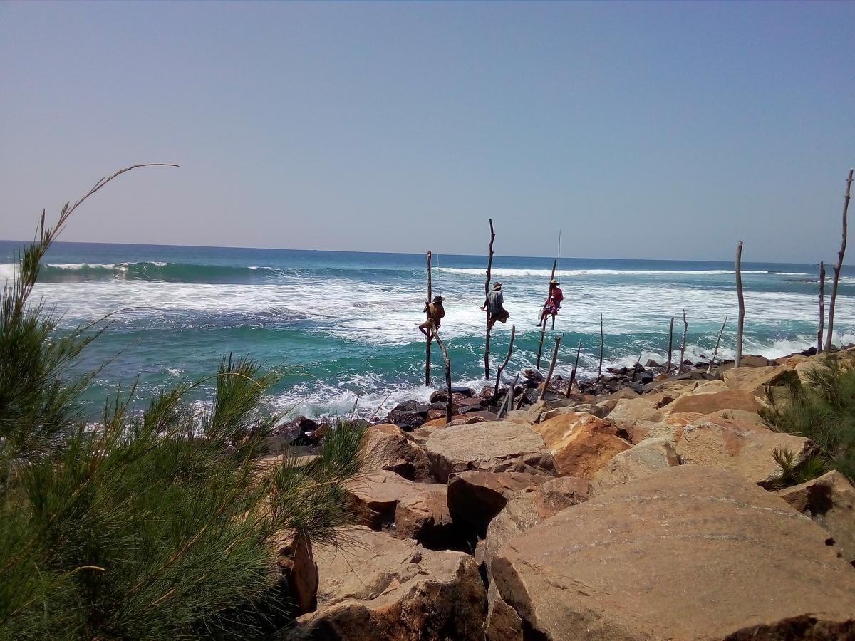Ocean Edge Villa Midigama East Exterior foto
