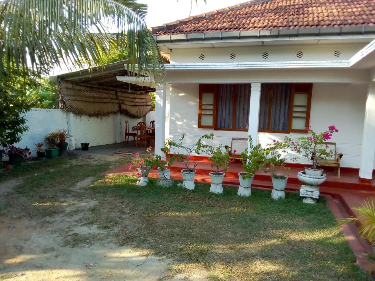 Ocean Edge Villa Midigama East Exterior foto